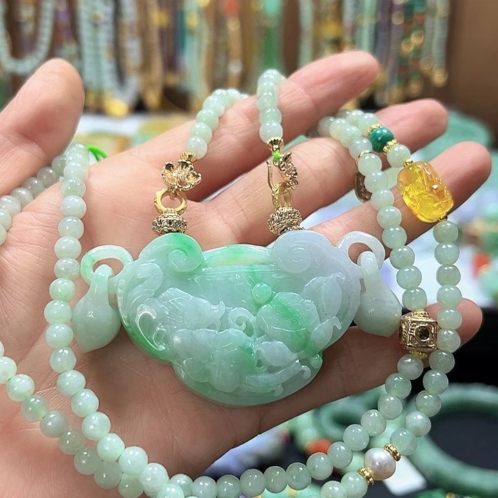 翡翠颈饰未镶嵌吊坠