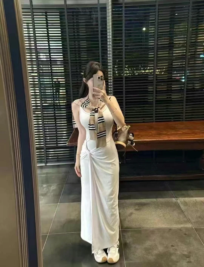 腰间扭结设计心机显瘦针织吊带连衣裙女夏季修身长裙