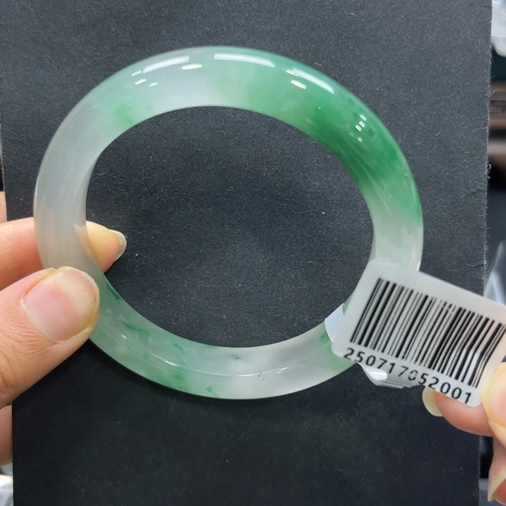 未镶嵌手镯石英质玉（非洲翠）57-58