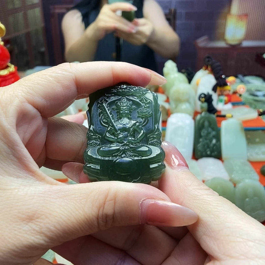 颈饰未镶嵌和田玉飞