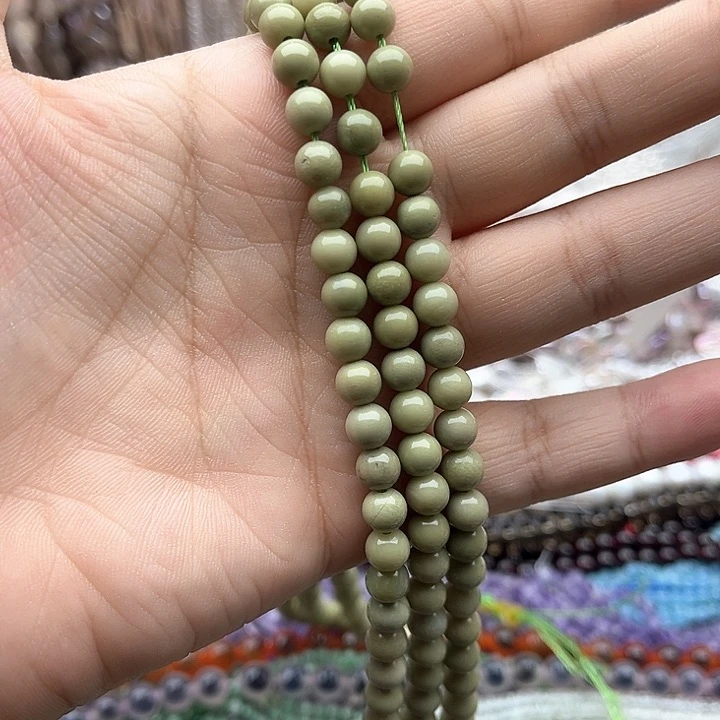 未镶嵌玛瑙/玉髓珠宝半成品一条6mm左右牛油果阿拉善