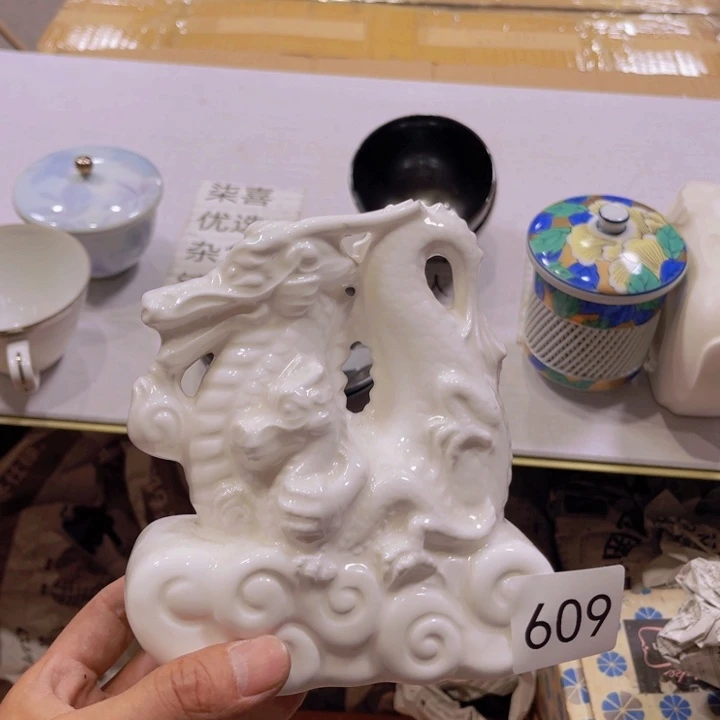 盖碗瓷器的造型和造型也很