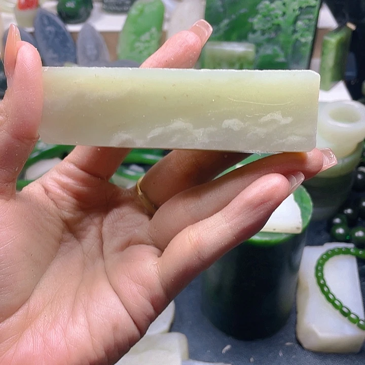 和田玉未镶嵌珠宝半成品