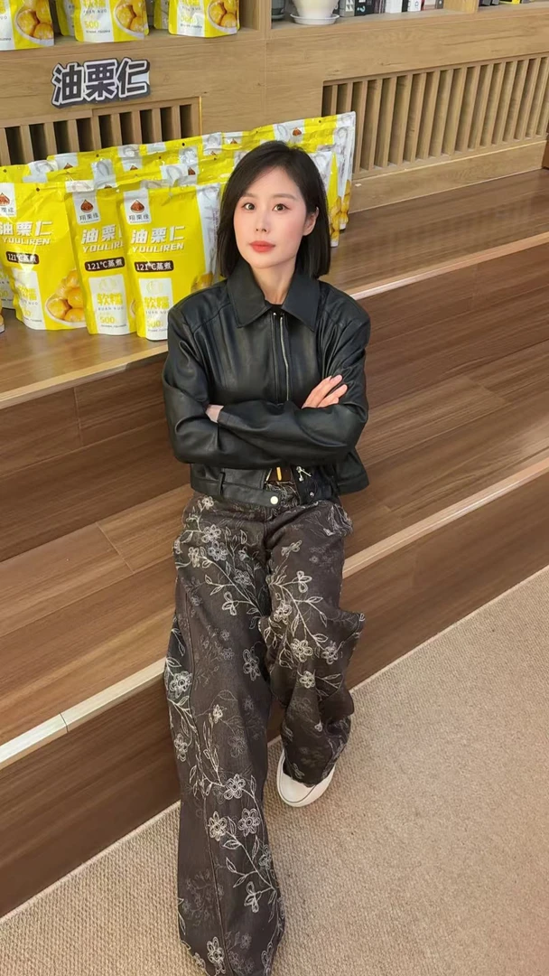 Miss Huo 翻领皮衣外套 黑色A 28006