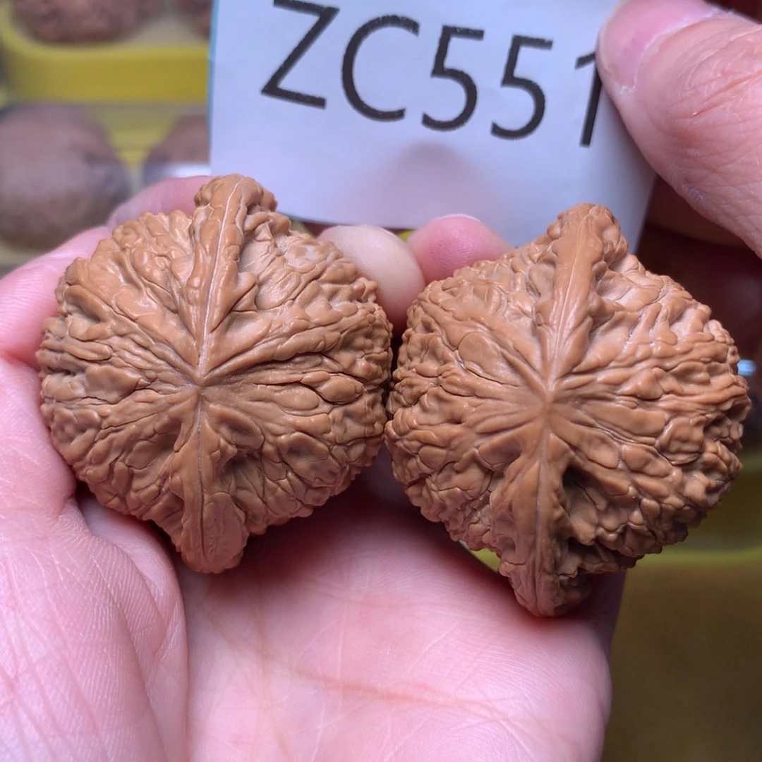 文玩核桃把件毕业泥鳅背44