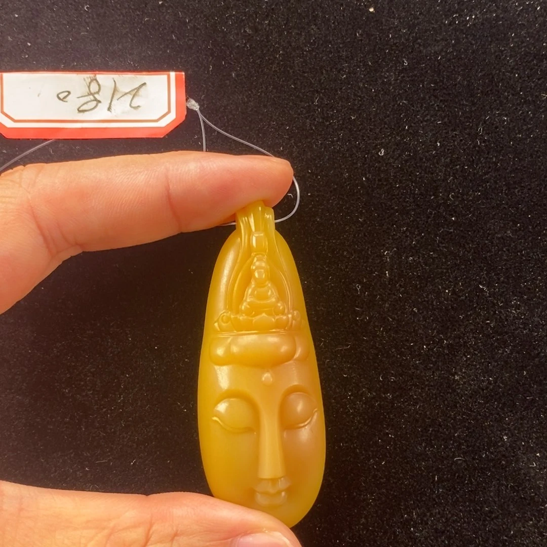 鸿***头石英质玉未镶嵌颈饰