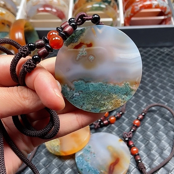 未镶嵌颈饰玛瑙/玉髓魏*