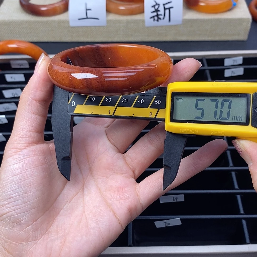 未镶嵌石英质玉（黄龙玉）手镯42号