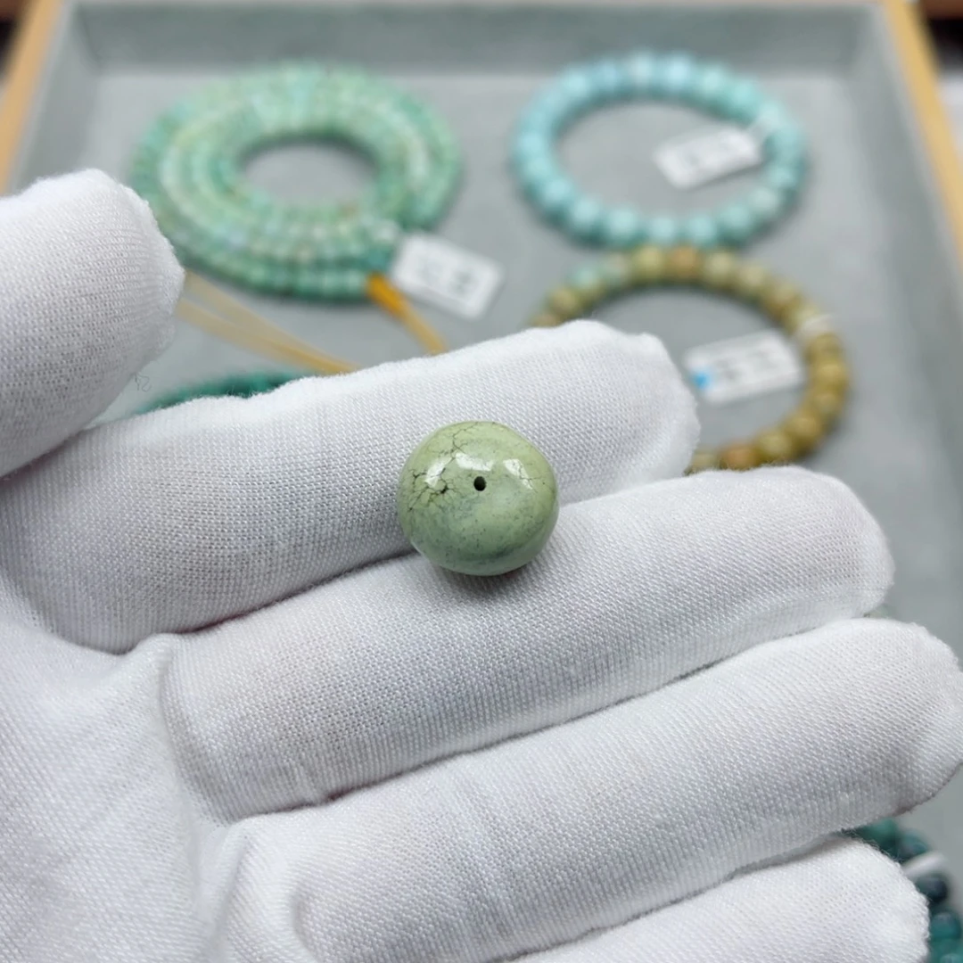 绿松石未镶嵌挂件