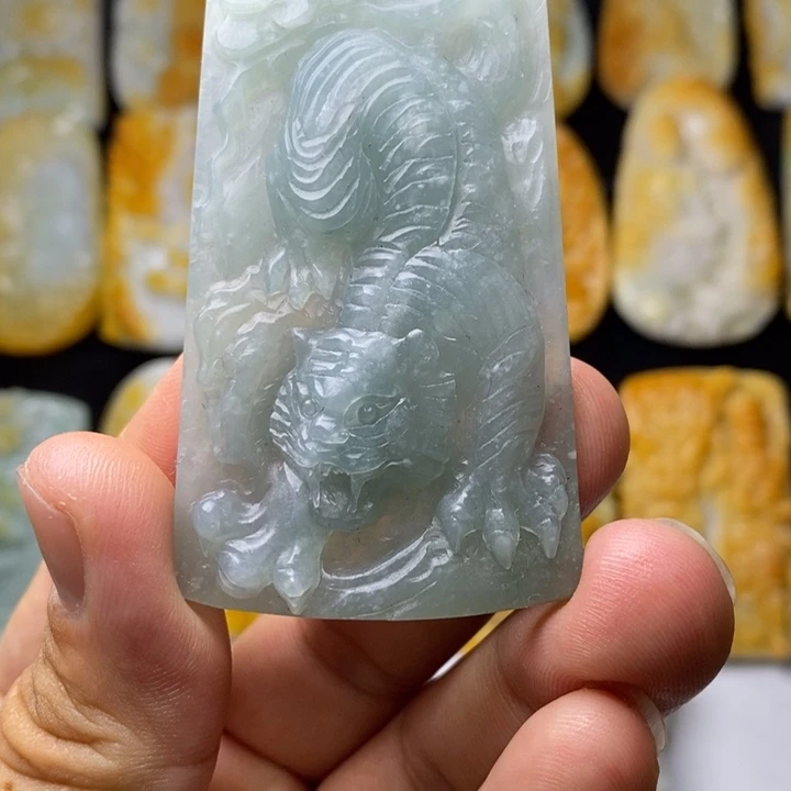 定制翡翠未镶嵌颈饰翡翠