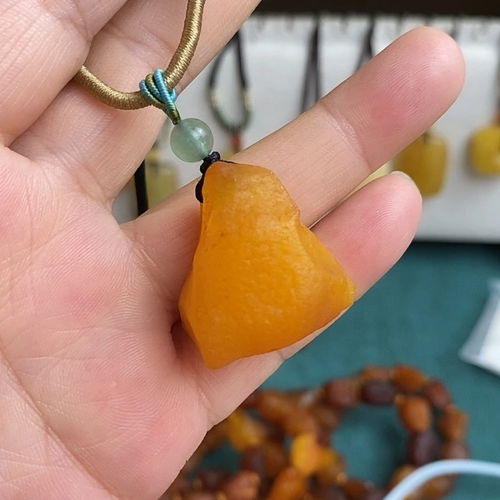 琥珀颈饰未镶嵌吊坠