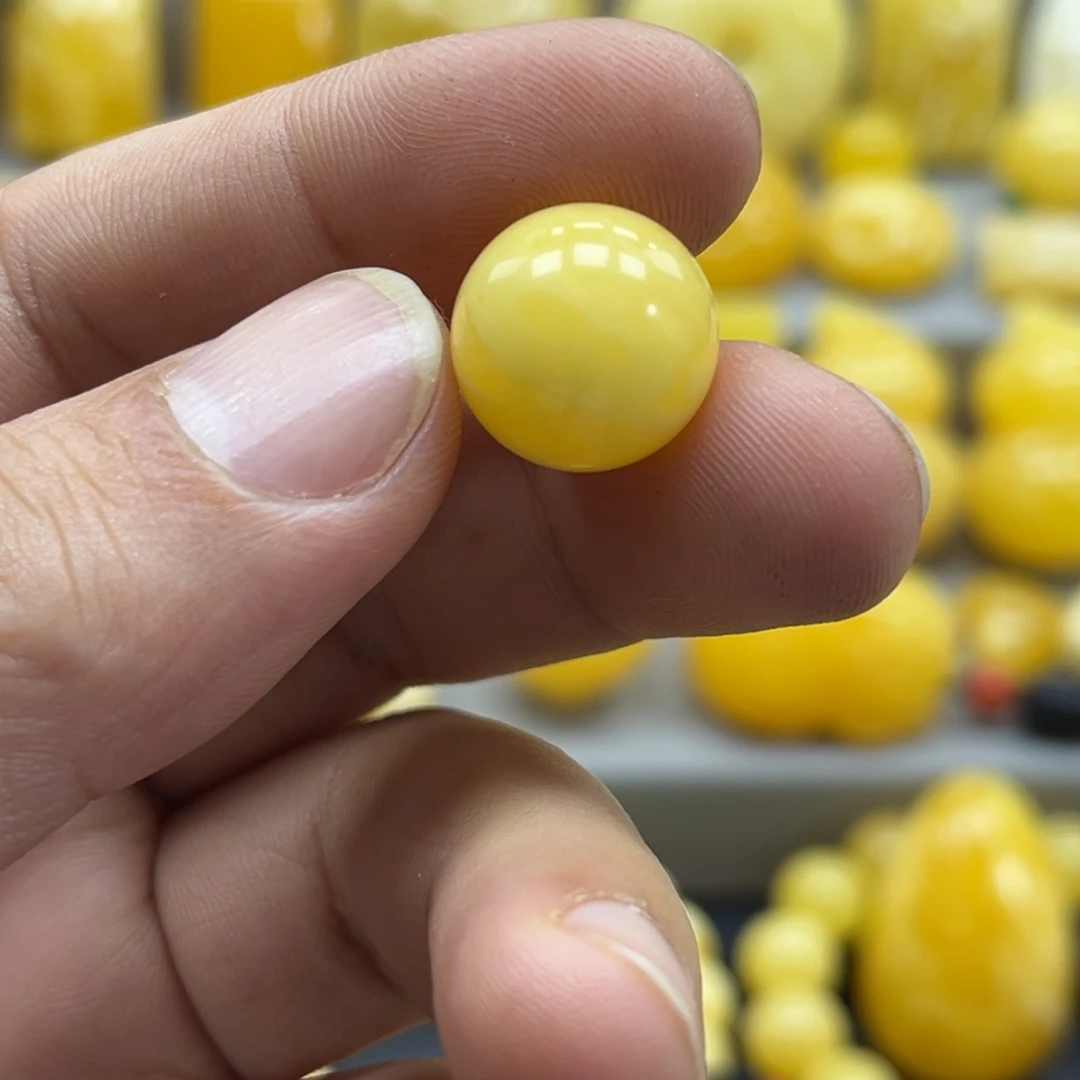 蜜蜡未镶嵌珠宝奇石