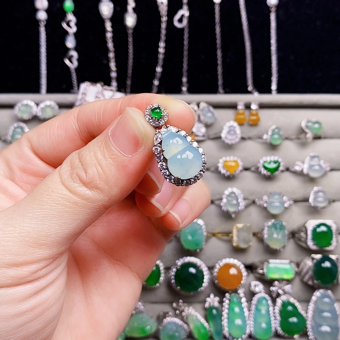 翡翠银S925镶嵌颈饰葫芦