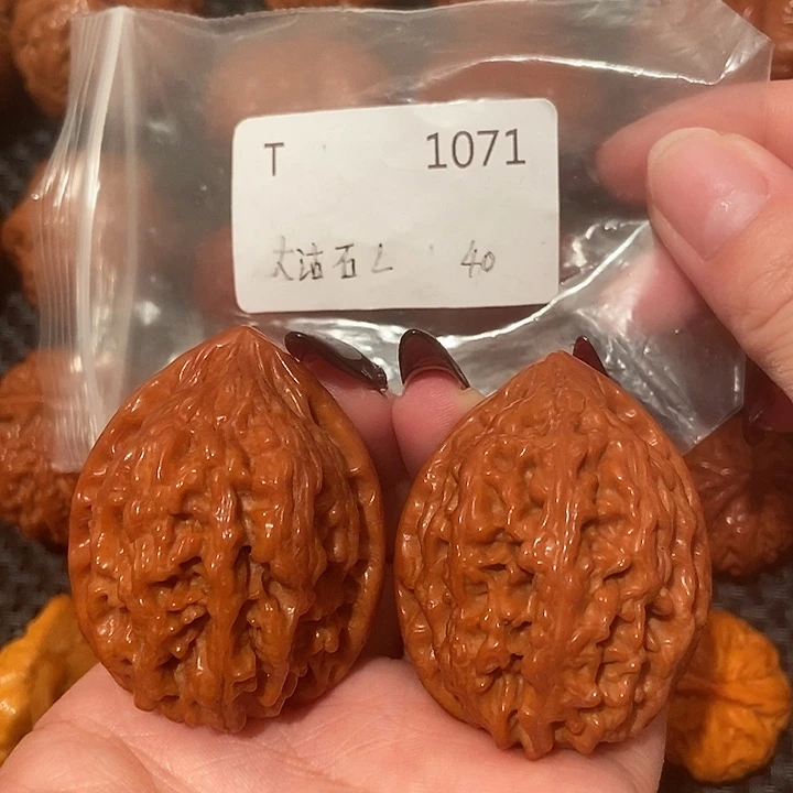 文玩核桃吊坠大沽石40肚44