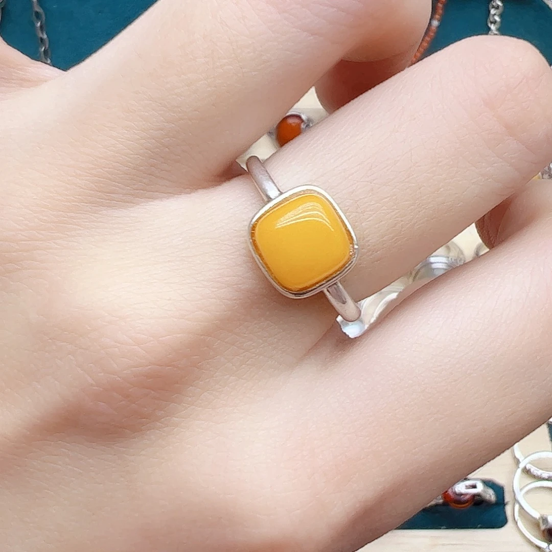 蜜蜡戒指银S925镶嵌天然蜜蜡