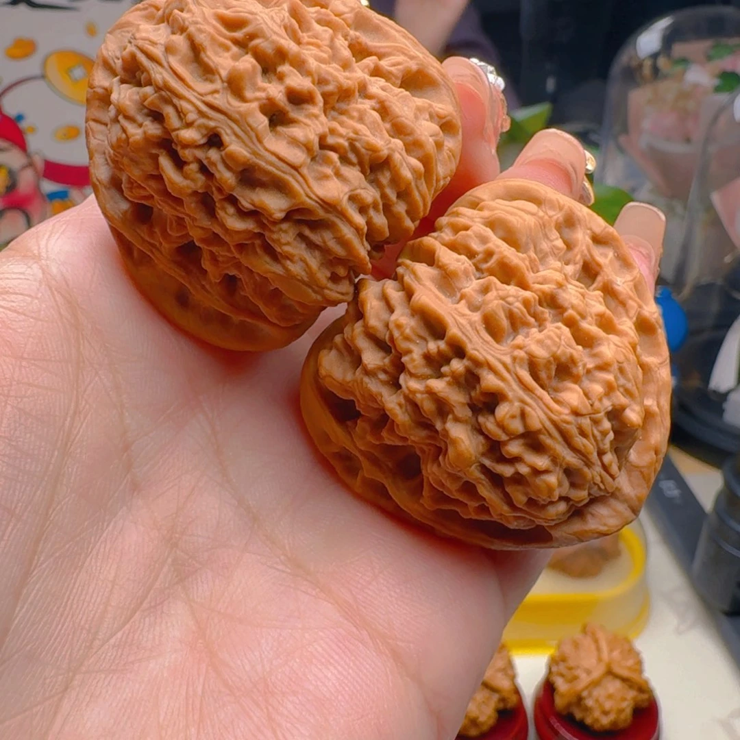 核桃把件41尺寸三角疆