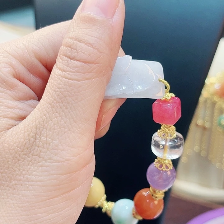 翡翠颈饰未镶嵌小****吖手串