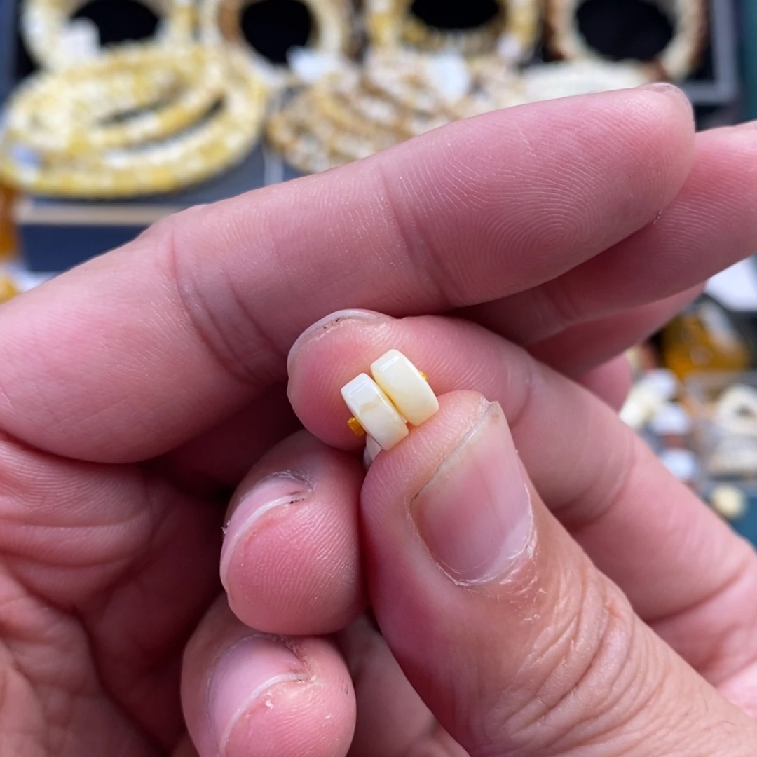 ˣ***蜜蜡未镶嵌裸石7.1mm