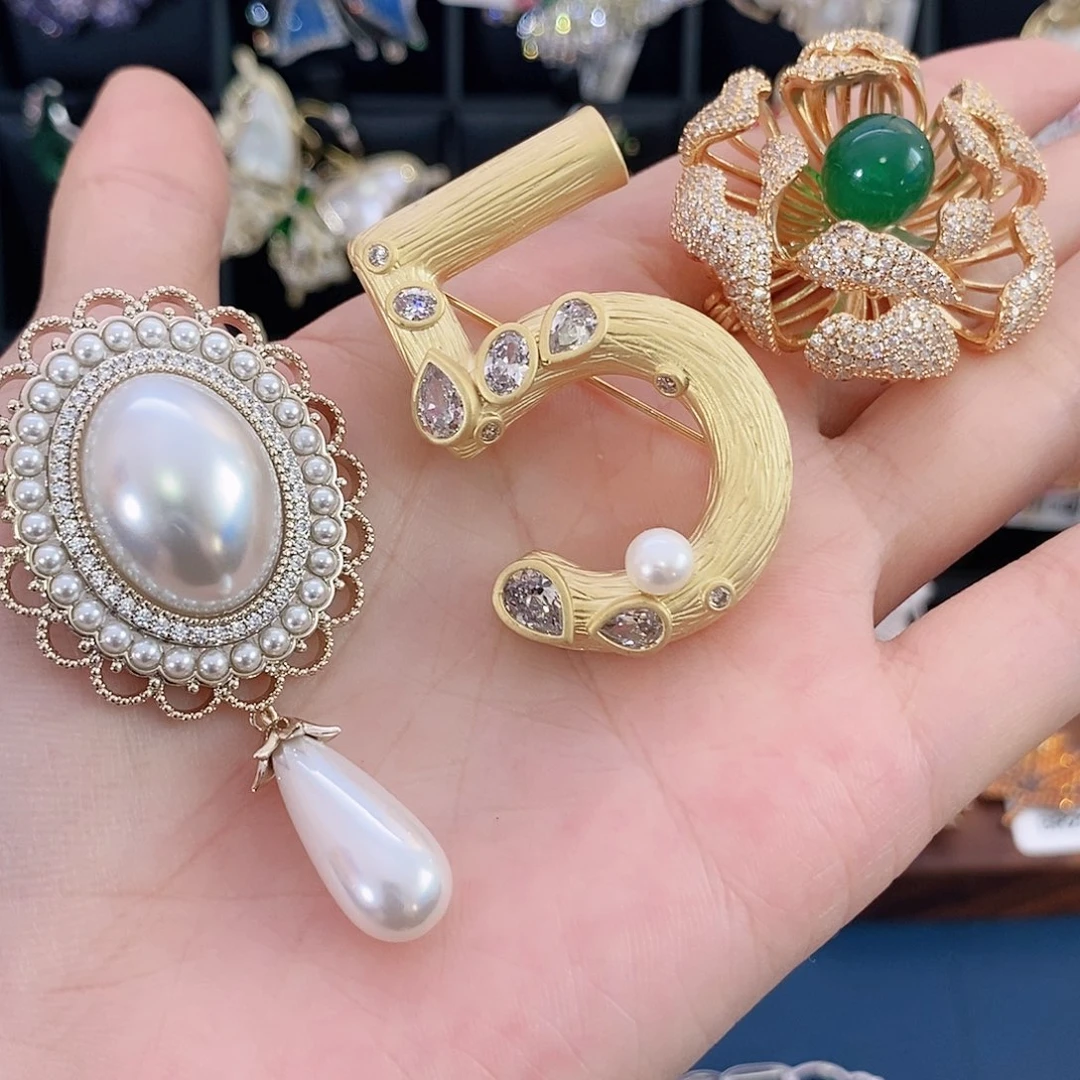 锆石铜合金优雅风胸针3个