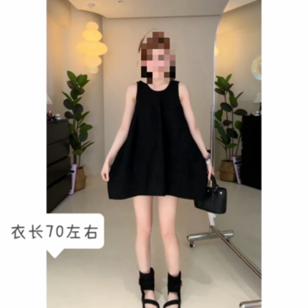 无袖针织下摆蓬蓬裙显瘦小黑裙