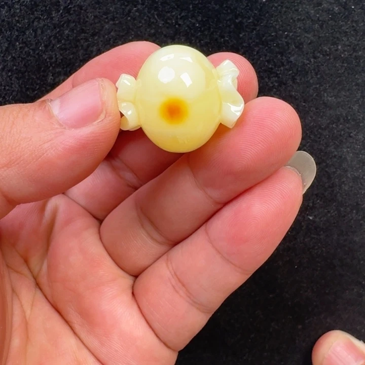 蜜蜡未镶嵌珠宝奇石