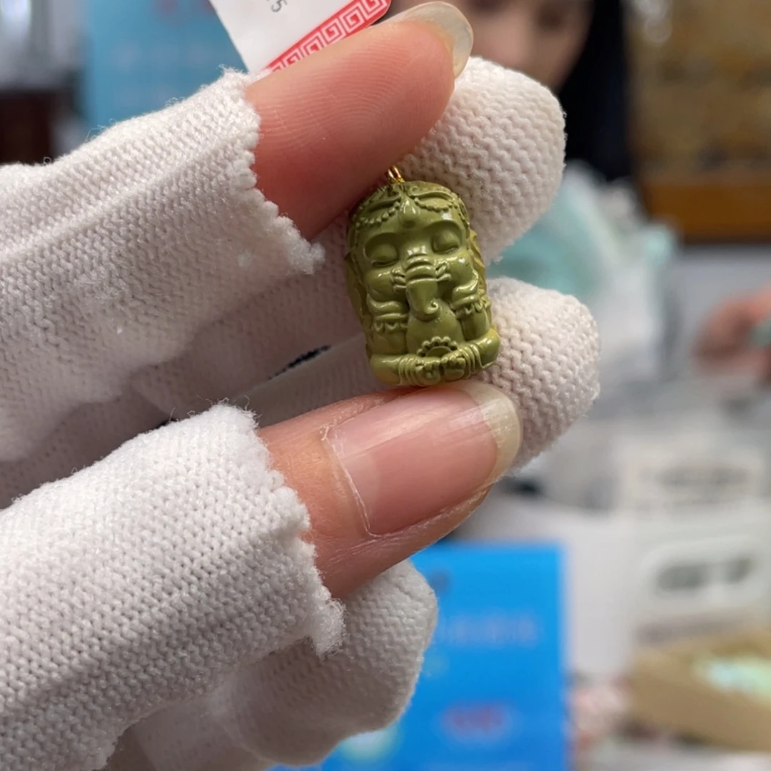 绿松石未镶嵌挂件