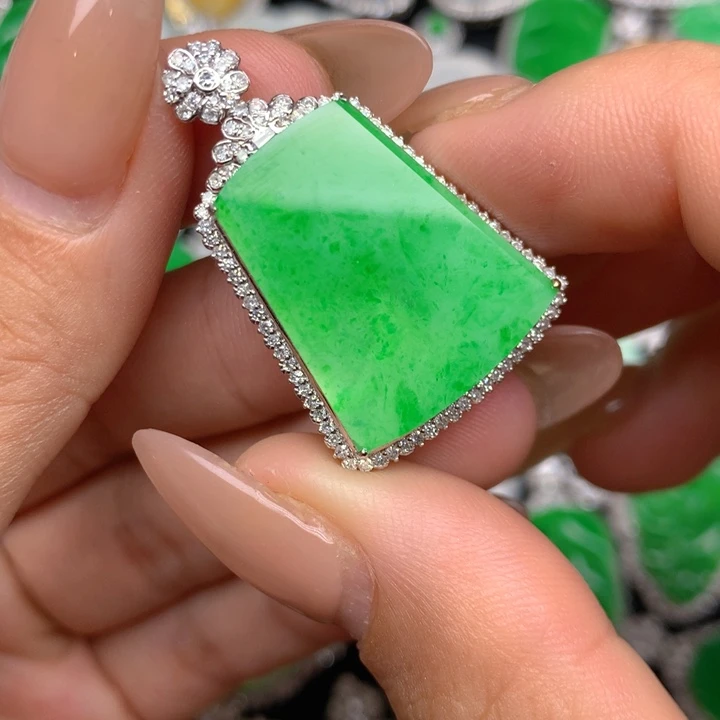 翡翠18K金镶嵌吊坠(不含链)