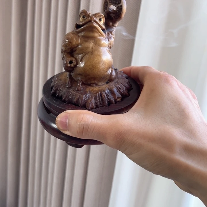 木鹿角雕刻工艺香炉