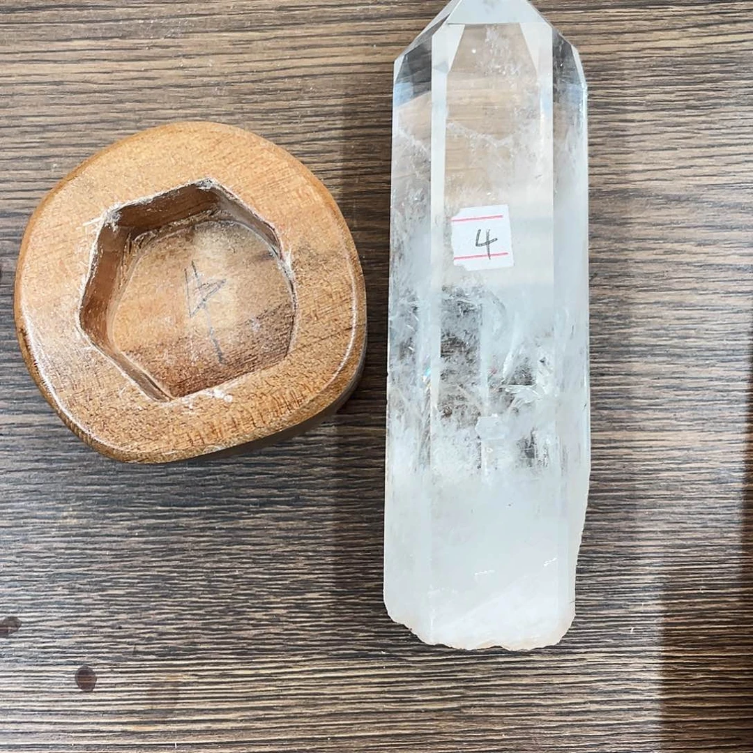 水晶摆件4。未镶嵌老*白