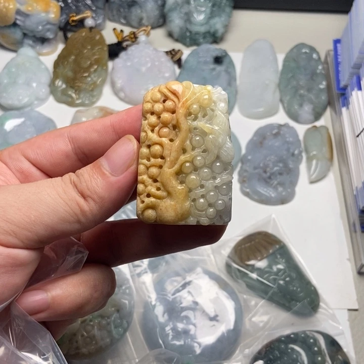 颈饰未镶嵌翡翠花鸟24