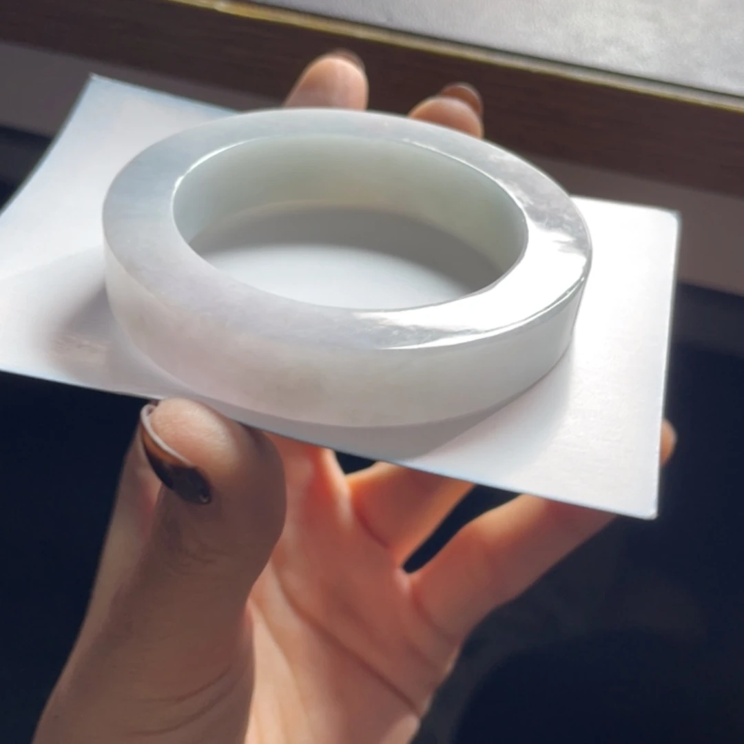蝴****定制翡翠未镶嵌翡翠