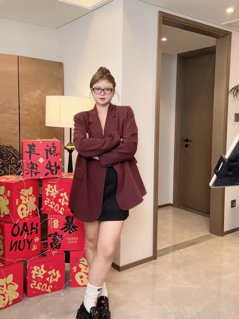 安哥拉红西装外套短款女2025早春新款设计感气质西装外套短款