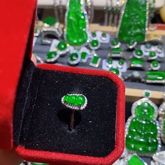 翡翠未镶嵌戒指戒指