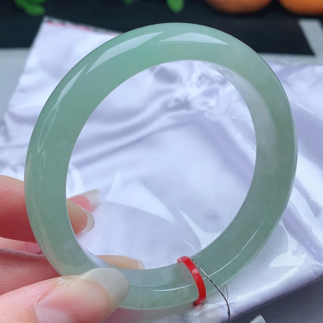 翡翠手镯未镶嵌56+圈