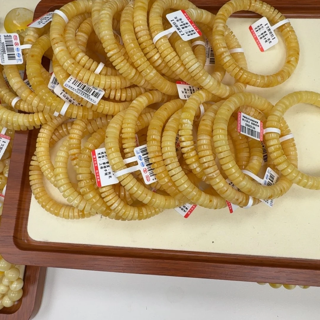 琥珀未镶嵌手链多样性发其一