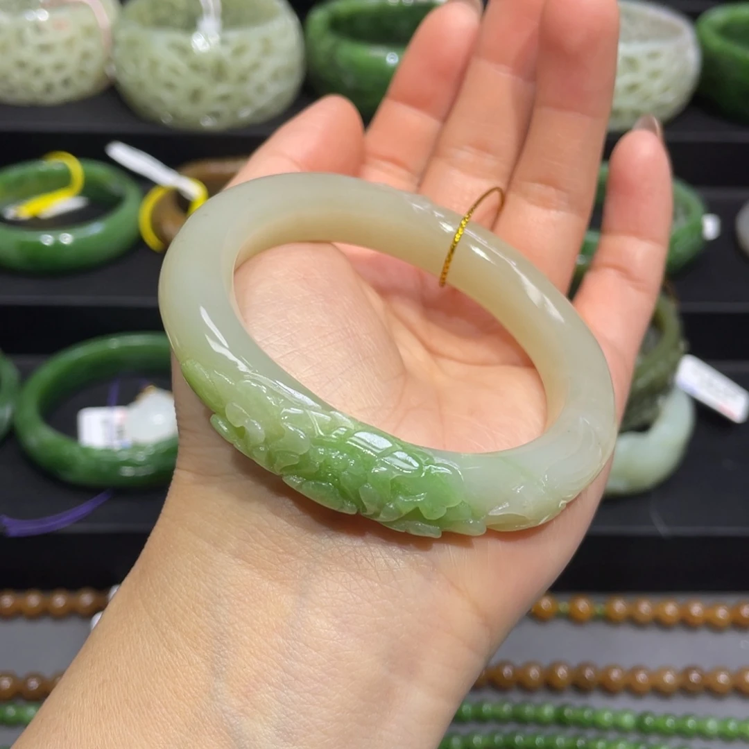 和田玉手镯55圈口 编号9未镶嵌?****