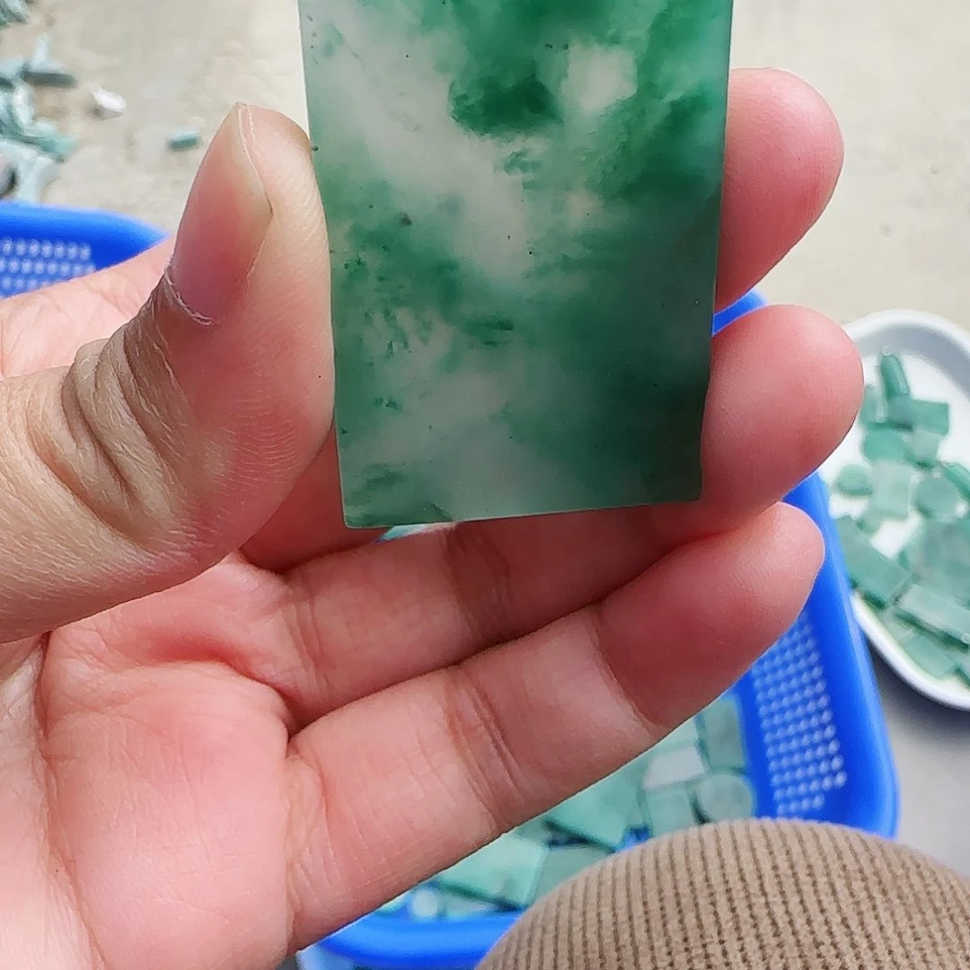 石英质玉颈饰未镶嵌