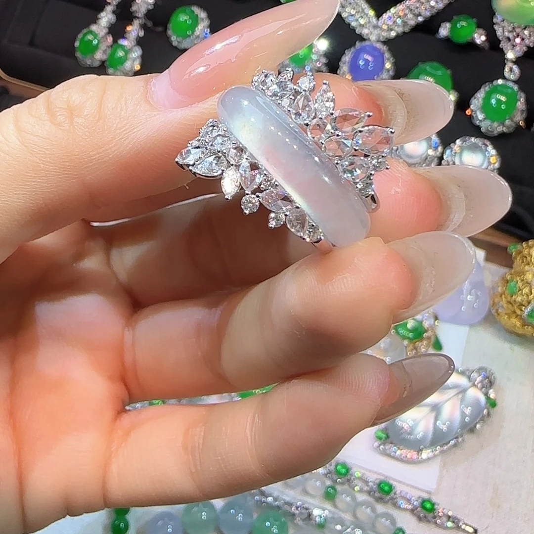 翡翠18K金镶嵌戒指