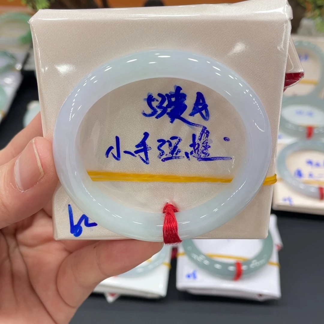 未镶嵌手镯翡翠翡翠