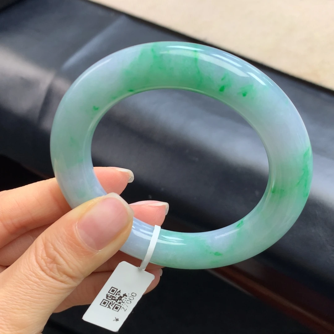 翡翠未镶嵌手镯春彩