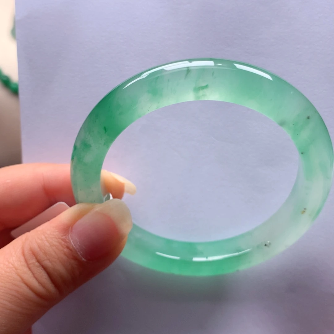 石英质玉未镶嵌手镯