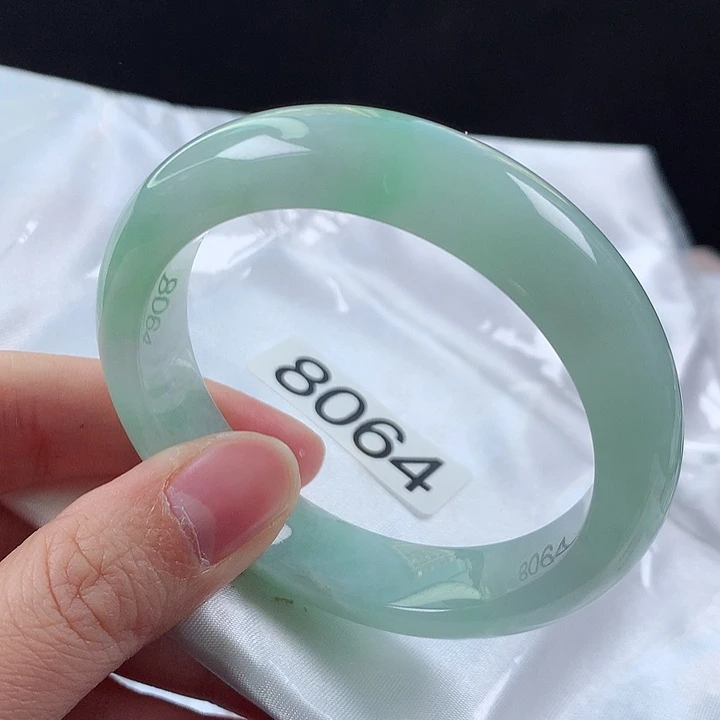 翡翠未镶嵌手镯53有纹