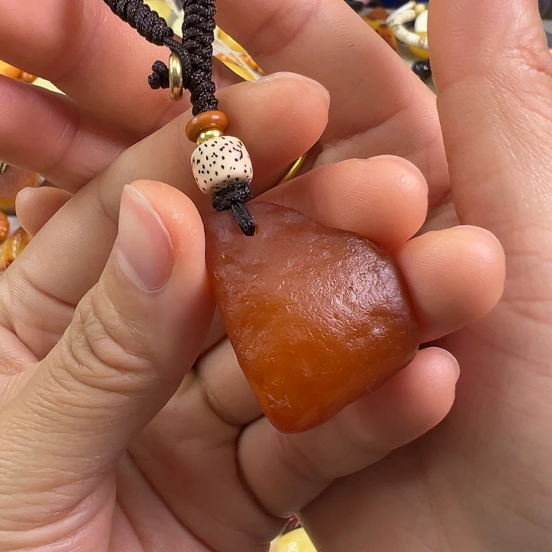 蜜蜡裸石未镶嵌蜜蜡