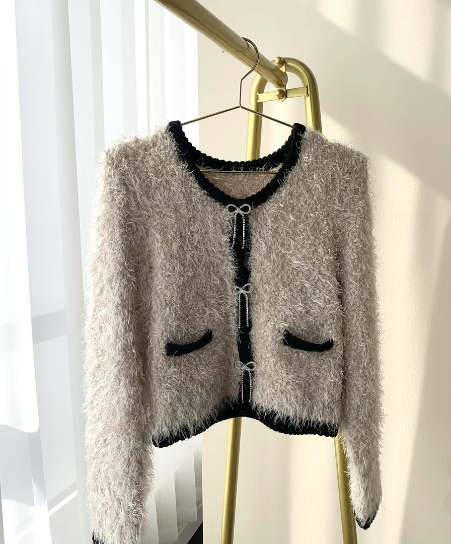 【FaFa】日系品牌 A 细闪小香风 精致烫钻 蝴蝶结短款开衫F1024