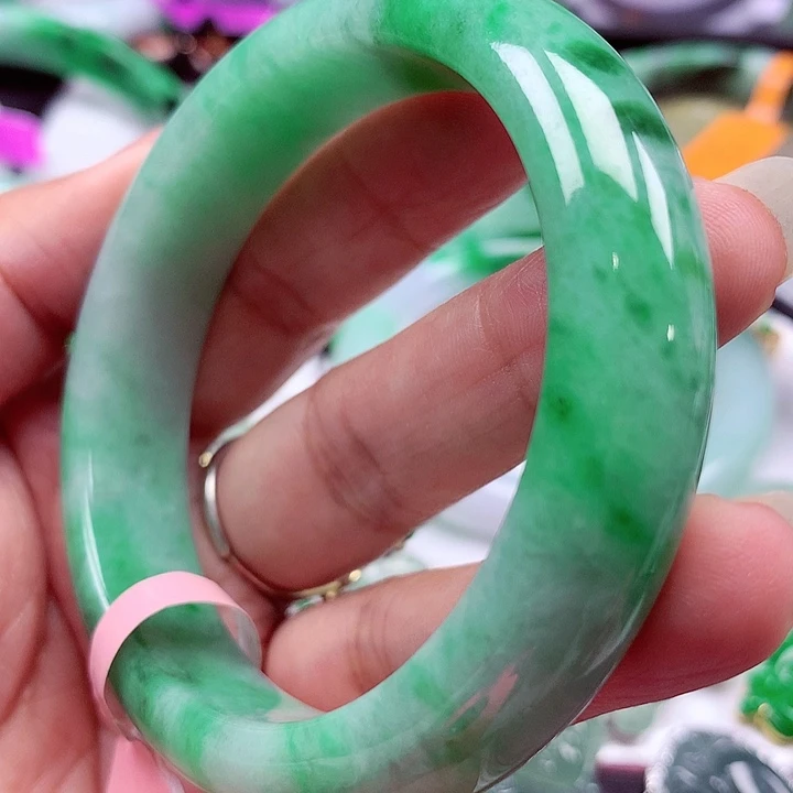 翡翠未镶嵌手镯翡翠