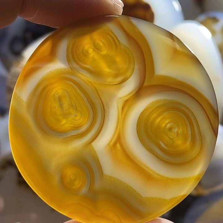 未镶嵌颈饰玛瑙/玉髓张*