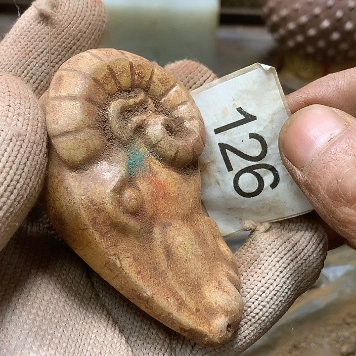 未镶嵌和田玉挂件