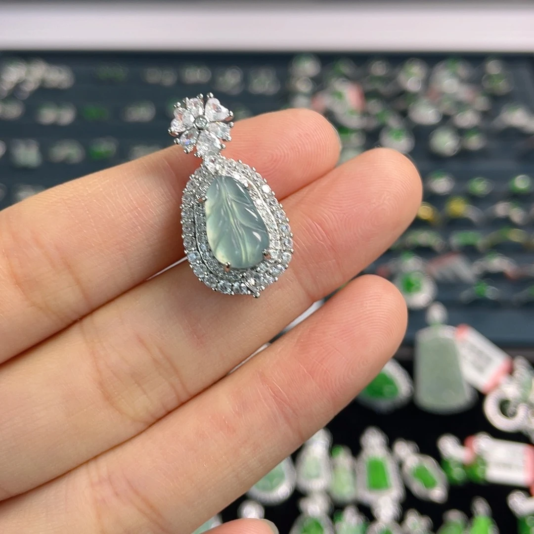 颈饰未镶嵌翡翠吊坠