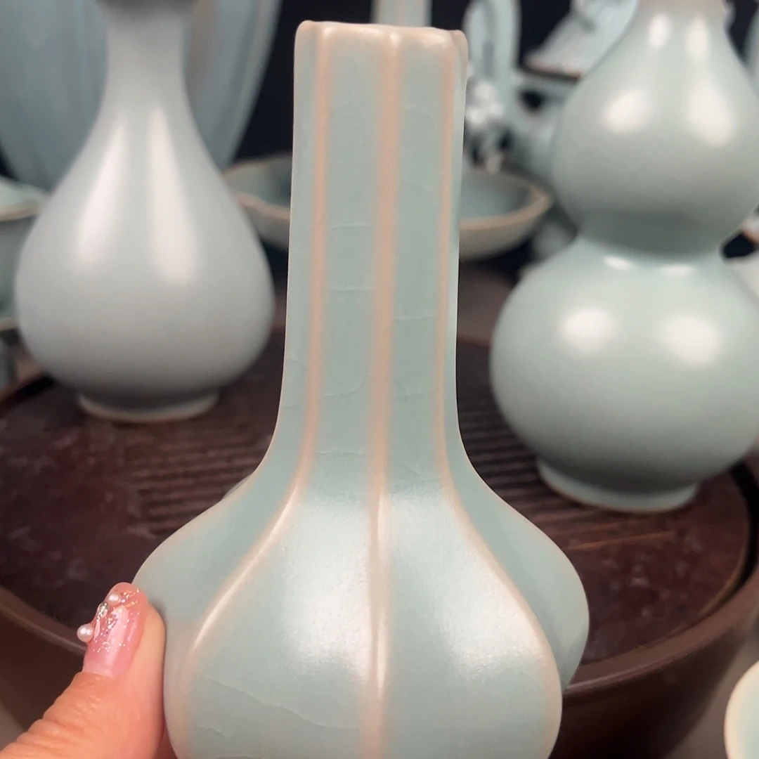 仿古釉水八楞瓶原矿