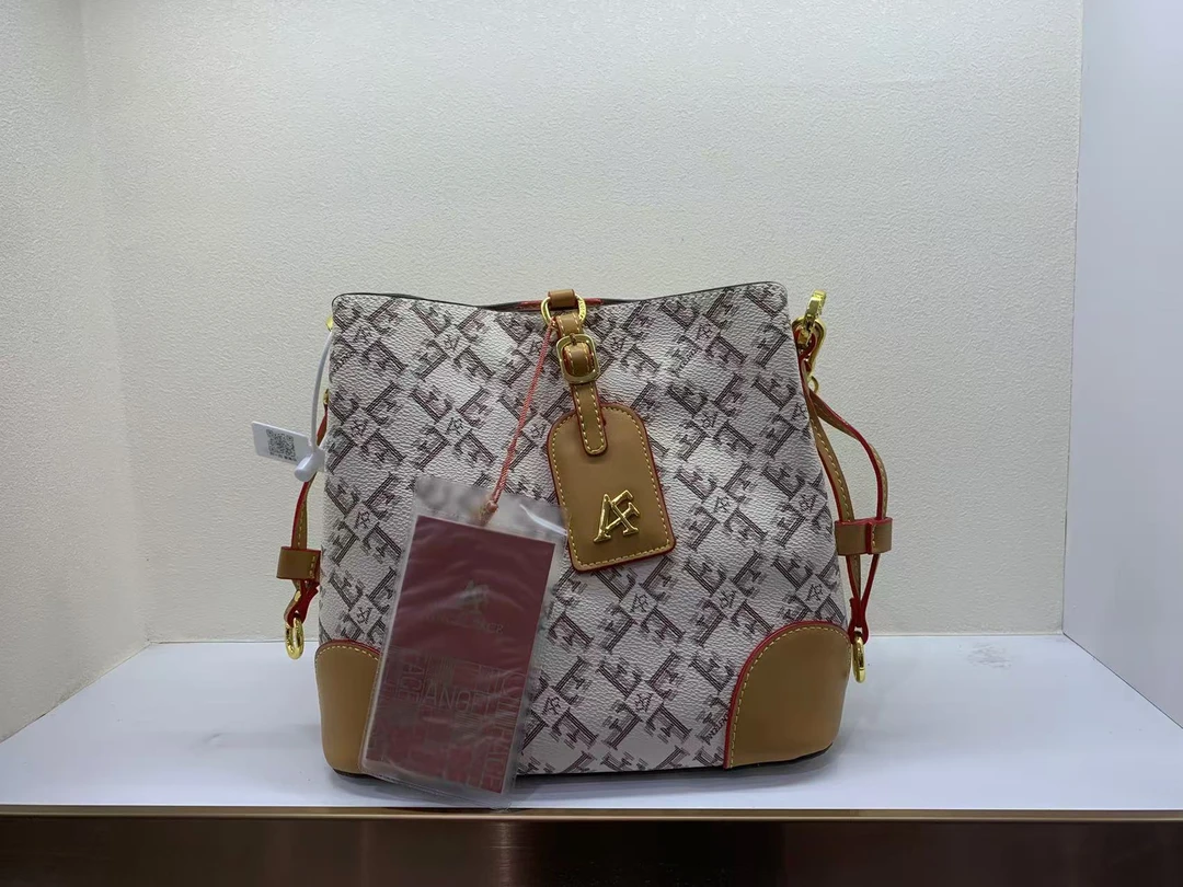 2024年新款时尚斜挎女包125